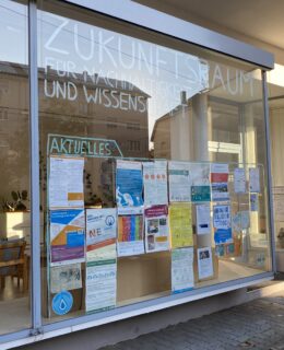 Zum Artikel "Das Projektteam mit zwei Vorträgen beim Jahrestreffen des AK „Klimakrise & Gesellschaftliche Transformation“ in Karlsruhe"