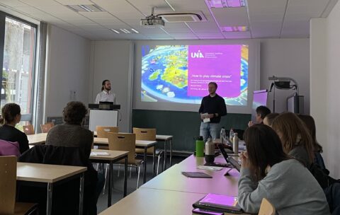 Zum Artikel "Institutskolloquium in Erlangen: Mit Serious Gaming die Klimakrise erfahrbar machen"